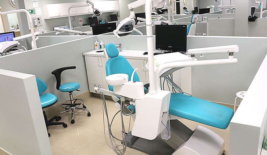 student dental lab at Toronto College of Dental Hygiene